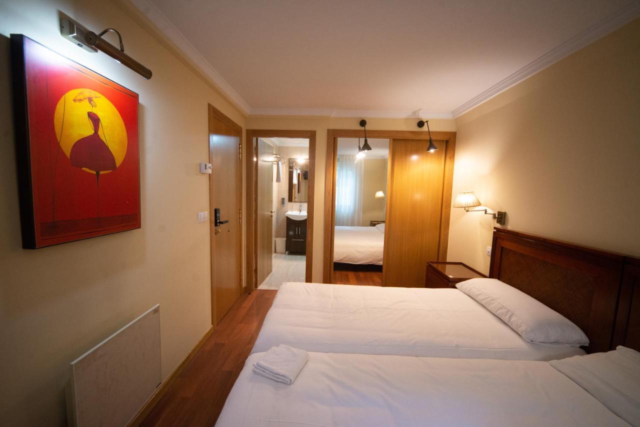 Cabalo Furado Tui Hotel Buitenkant foto